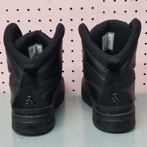 Nike Woodside 2 High ACG Boots
-Size 7Y - Picture 6 of 9